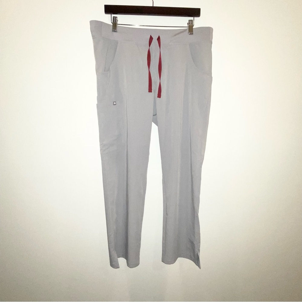 Figs Womens Livingston Basic scrub pants - L Petite